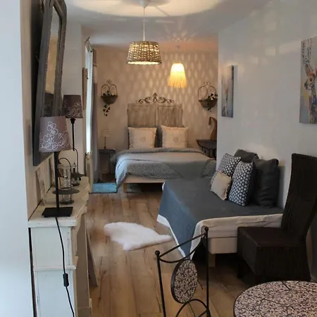 La Porte Ouverte Bed & Breakfast